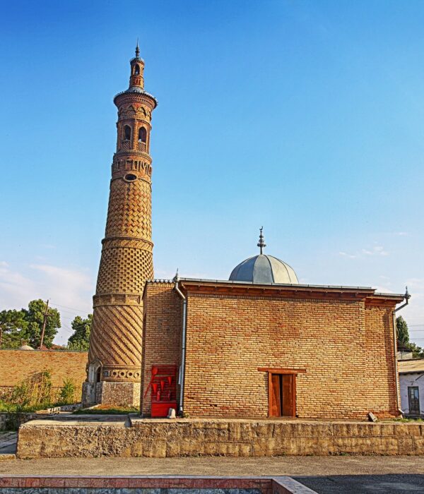 Istaravshan hazrat-i-shar minaret